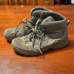 Men’s Lowa Hiking Boots Size 10.5