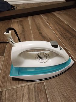 Clothes iron- black & decker
