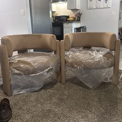 COLAMY Modern Velvet Accent Chairs Set of 2, Upholstered Barrel Chairs, Comfy Side Arm Chairs with 3 Legs for Living Room, Bedroom, Reading, Khaki