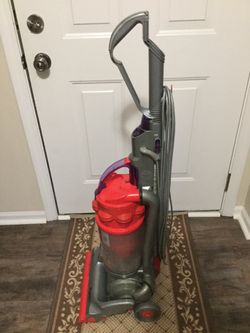 DYSON VACUUM