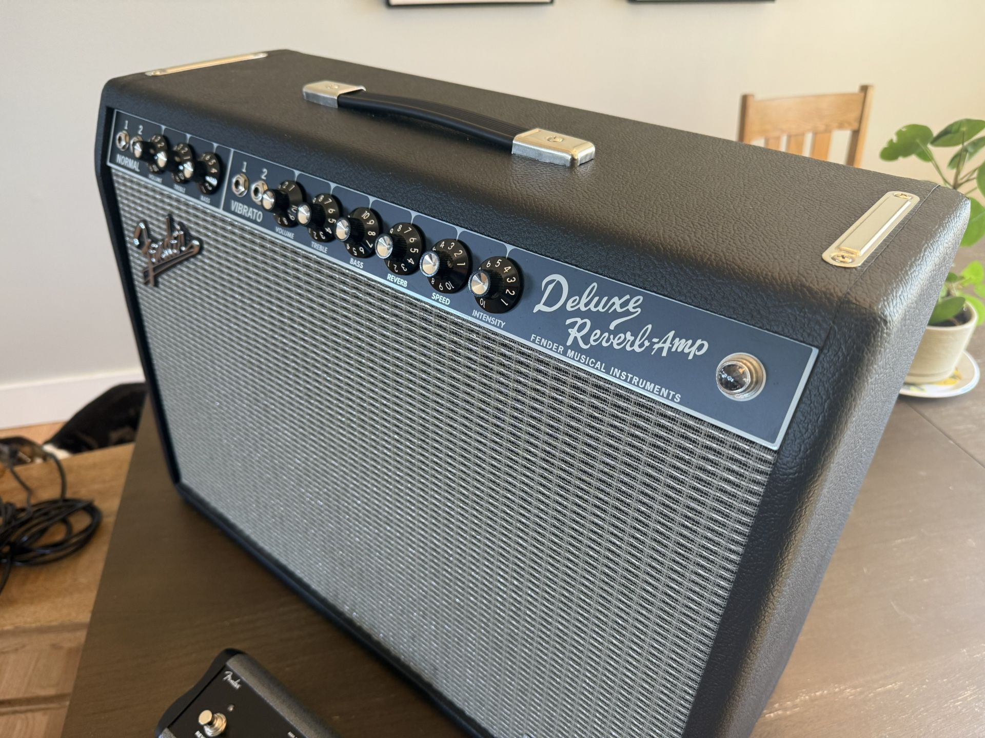 Fender Tone Master Delux Reverb 1 X 12-inch 100-watt Combo Amp