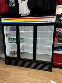 True - Refrigerated Merchandiser, three‐section