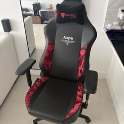 secretlab chair