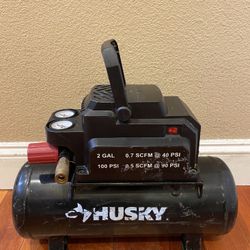 Husky Portable Air Compressor Model 0100211A Excellent Condition