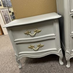 French Provincial 2-drawer Nightstand In Soft Green 26/wide/17/deep 25/tall 