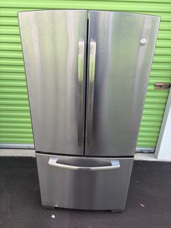 32” Wide French Door Stainless Steel Refrigerator