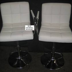 NICE LIKE NEW WHITE CHROME SWIVEL  STOOL STOOLS