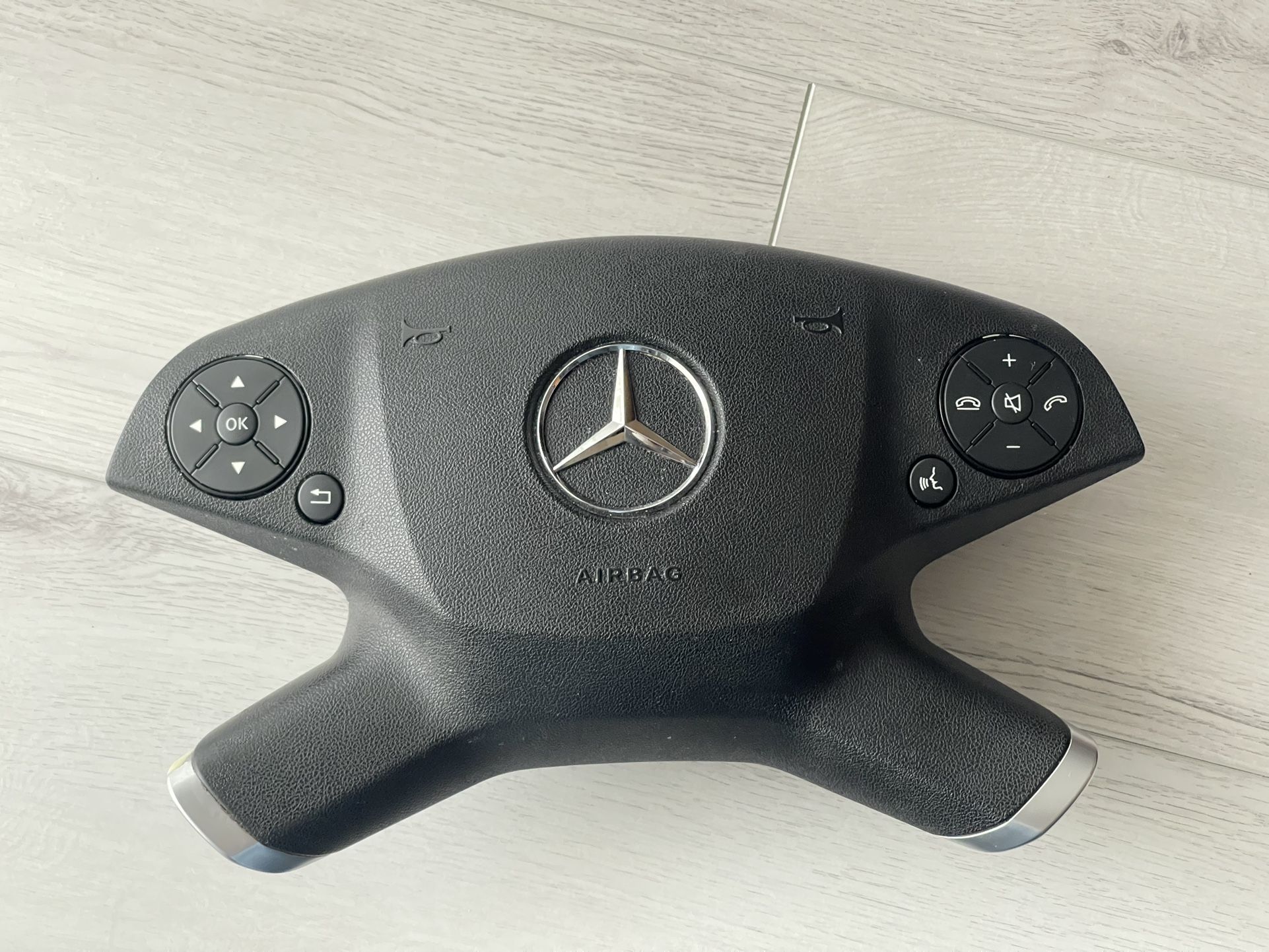 W212 Mercedes E350 2012 Horn Pad