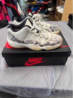 Jordan Air Jordan 11 Low Snakeskin Print White/Gray/Black Lace-Up Men's