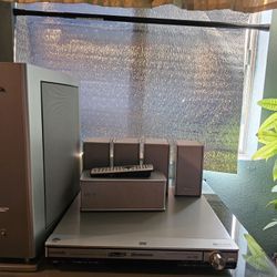 Panasonic SC-HT700 - Home Theater System - 5.1 Channel