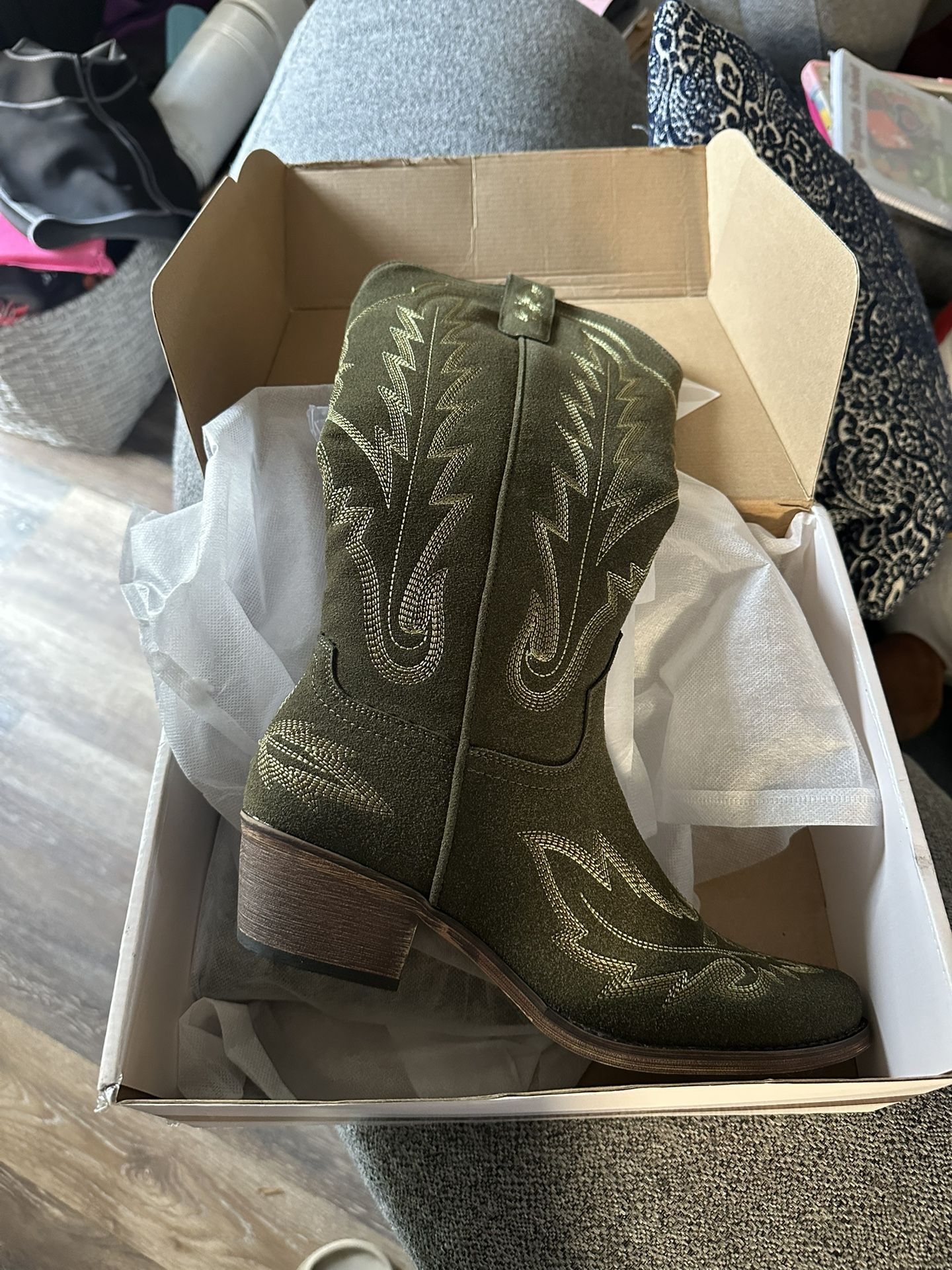 Women’s Red Top Boots 