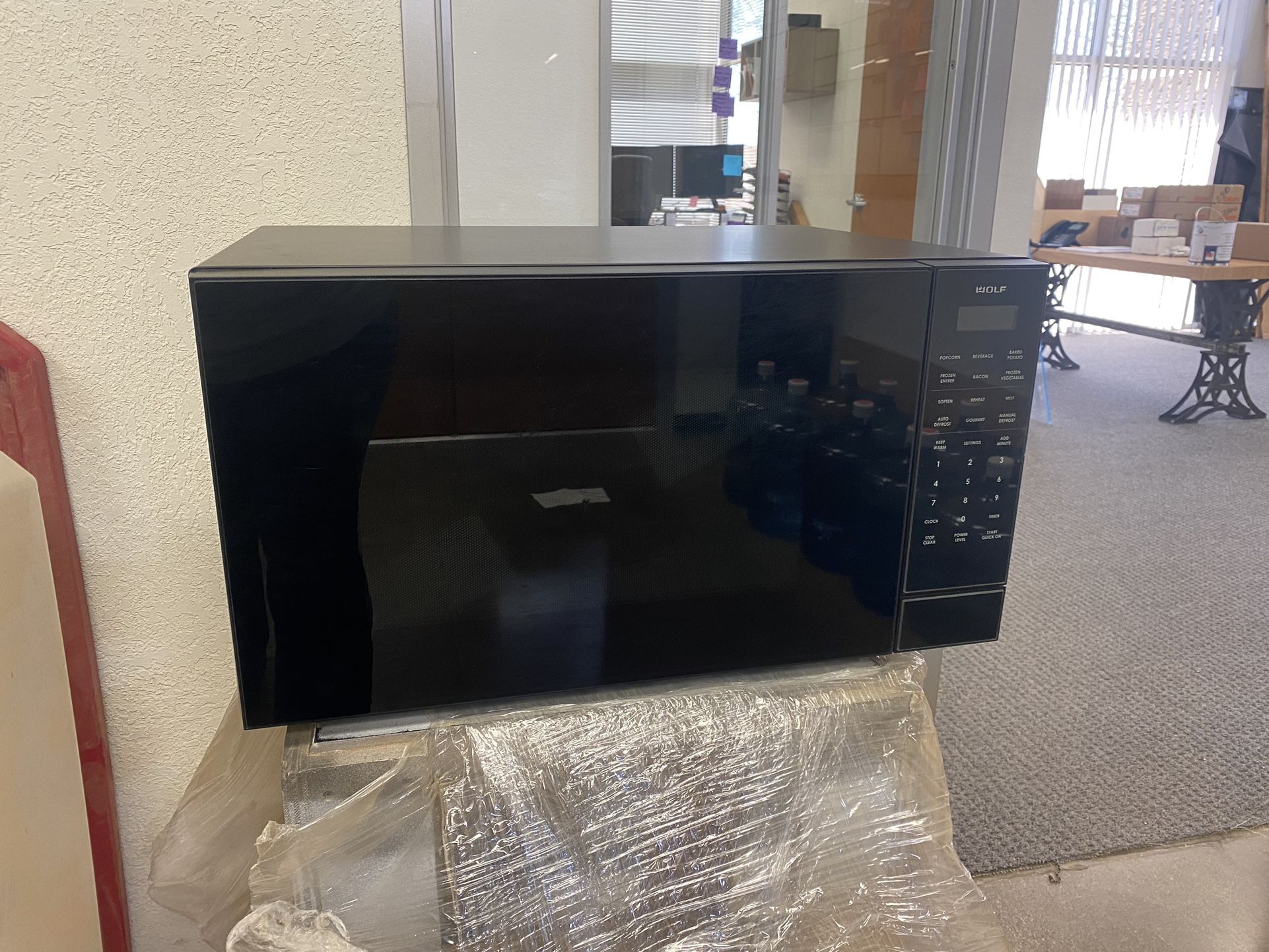 Wolf Microwave 