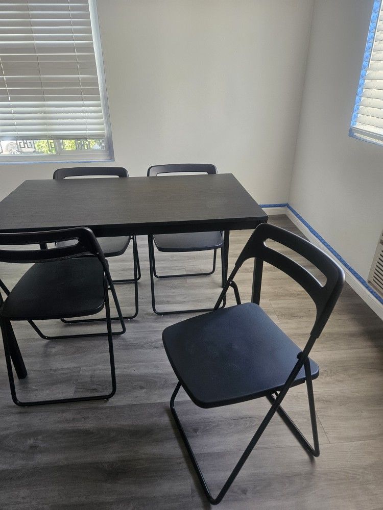 Dining Table With 4 Chairs