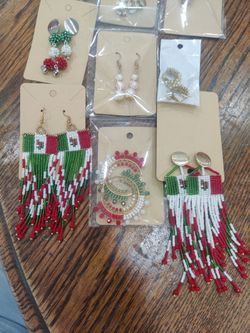 Aretes artesanales  echa a mano y también personalizados