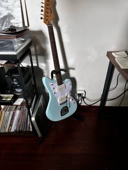 Squier jazz master