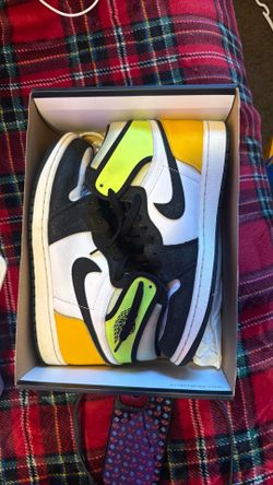 Used Air Jordan 1 Retro Volt Gold’s