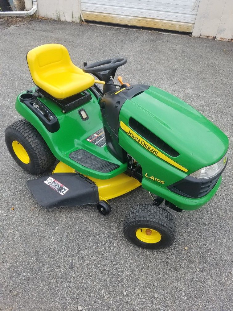 Tractor John Deere LA 105