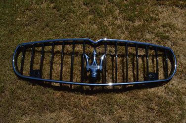 Maserati Quattroporte Front Bumper Grill Assembly