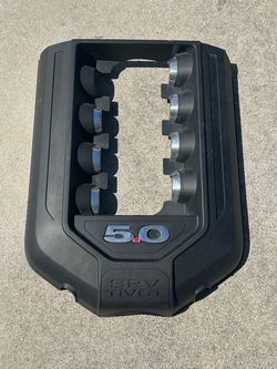 2013 Mustang Engine manifold cover