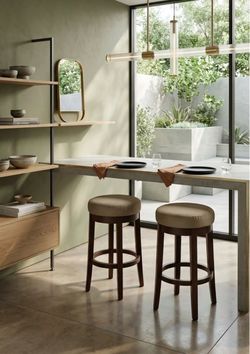 Bar stool