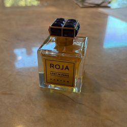 Roja lost in paris ( full presentation )