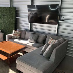 Brand New Sectional Sofa/ Couch (We Deliver) 
