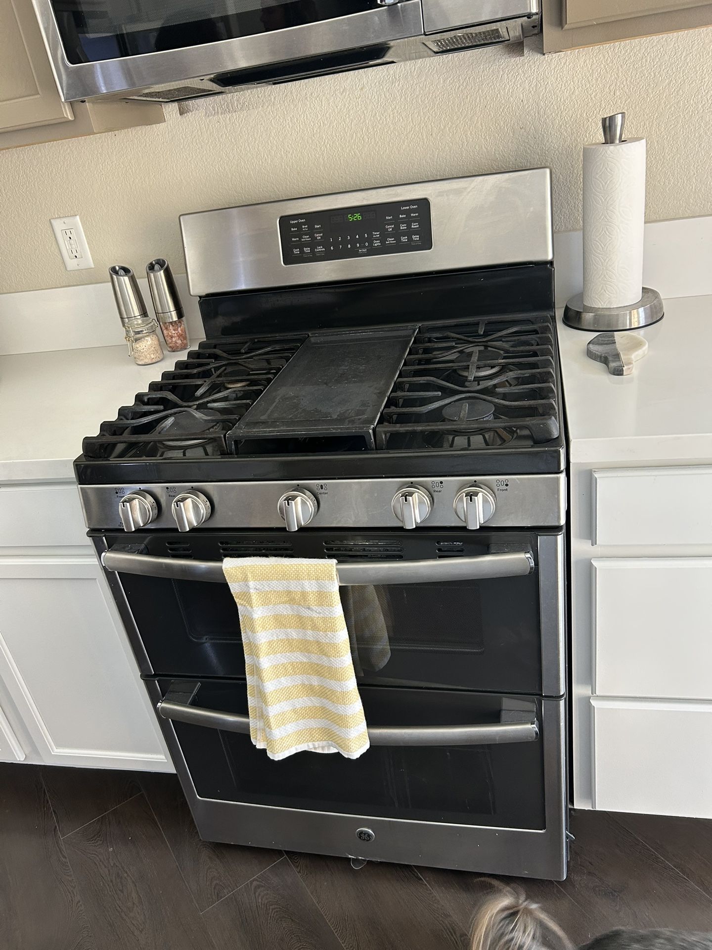Stove And Microwave