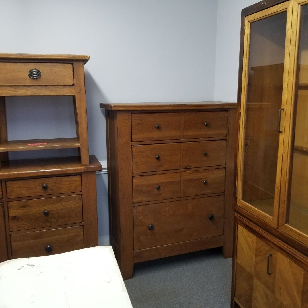 Broyhill Attic Heirlooms Dresser Set for Sale in Mechanicsville, VA