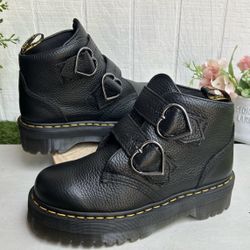 Dr . Martens DEVON HEART LEATHER PLATFORM BOOTS $180 Sz 9  BLACK MILLED NAPPA