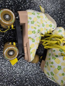 Girls skates