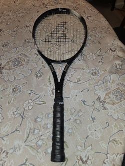 Kennex pro tennis Racket