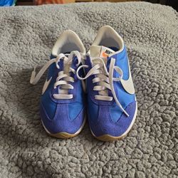 Nike Size 7 Glendale Pick Up