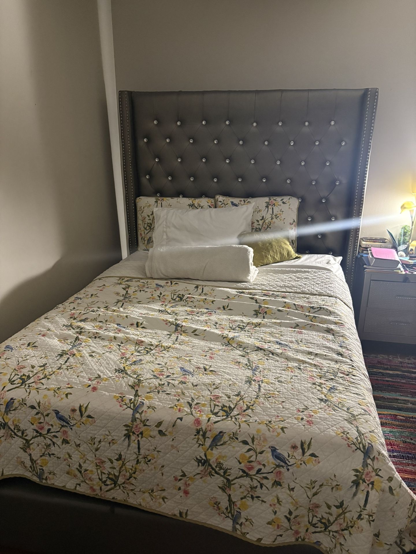 QUEEN SIZE HEAD BOARD & NIGHT STAND