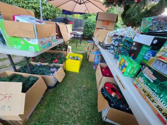 Christmas in August sale π
Aug 11th,
11am to 6pm
Tuesday