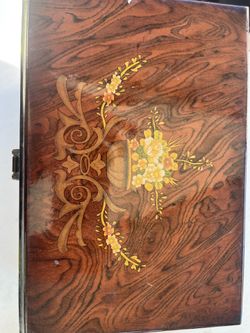 Jewelry box
