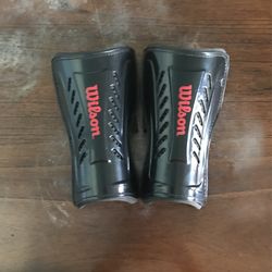 Black Youth Football Wilson shin guards