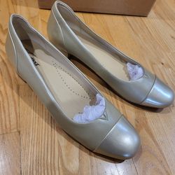 Trotters Women's Daisy Heeled Pump Shoe White Pearl Size 11 N (AA)