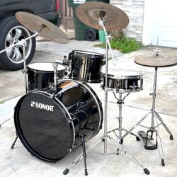 Black Drum Set with Old Zildjian Cymbals and Hardware