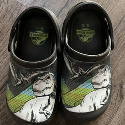 jurassic park sandals size 9/10T