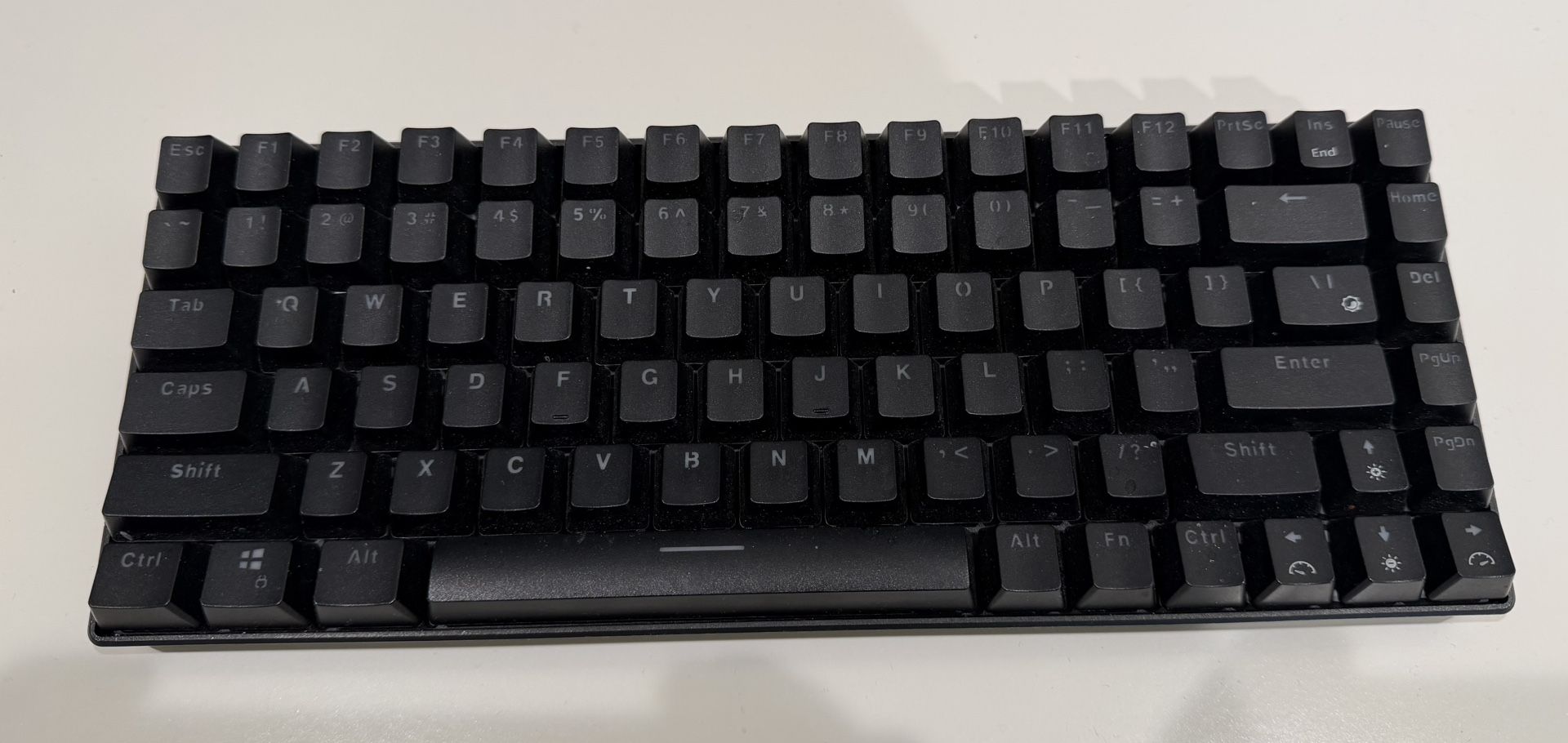 XINMENG RF84 KEYS - 84-key mechanical / mechanical‐feel keyboard with RGB backlighting