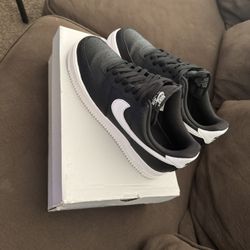 New Blk/White Air Force 1’s With Box