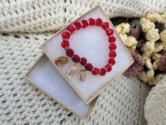Virgencita red bracelet