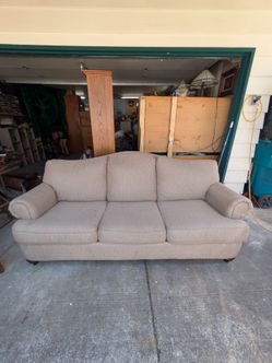 Bassett sleeper sofa