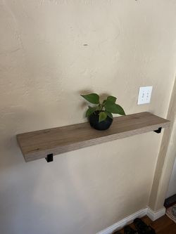 Wooden Shelf (including wall mounting brackets)