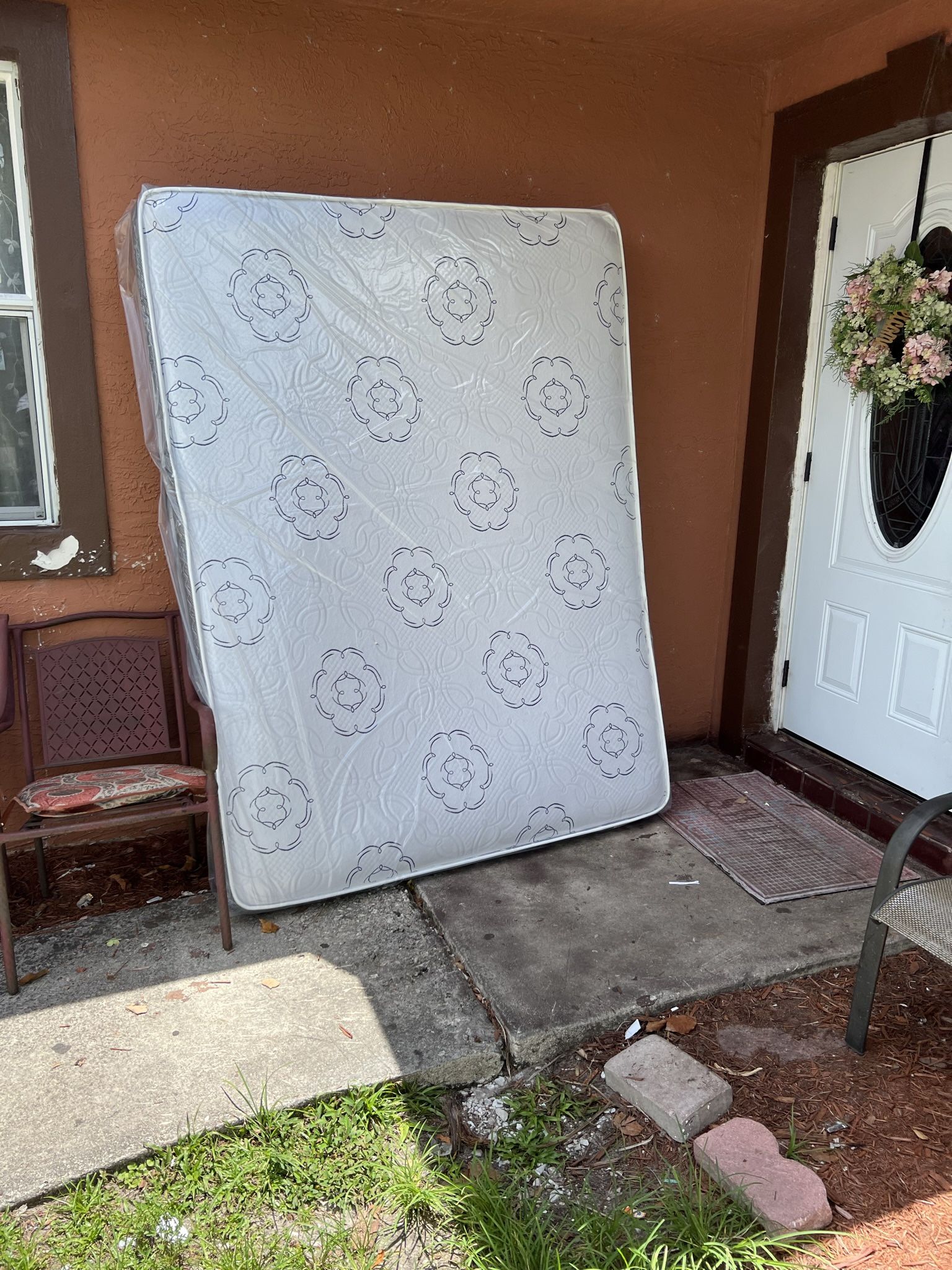 Mattresses: twin, full , queen regular , Colchon Nuevo Colchones plush or pillow top available cama bed mattress