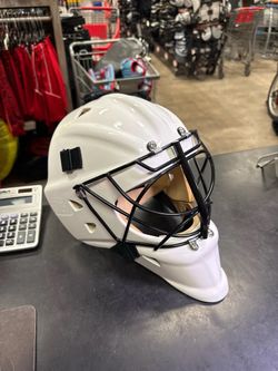 Like New Victory Sports V6 Adult Goalie Mask with HECC Cat Eye Cage Size Med