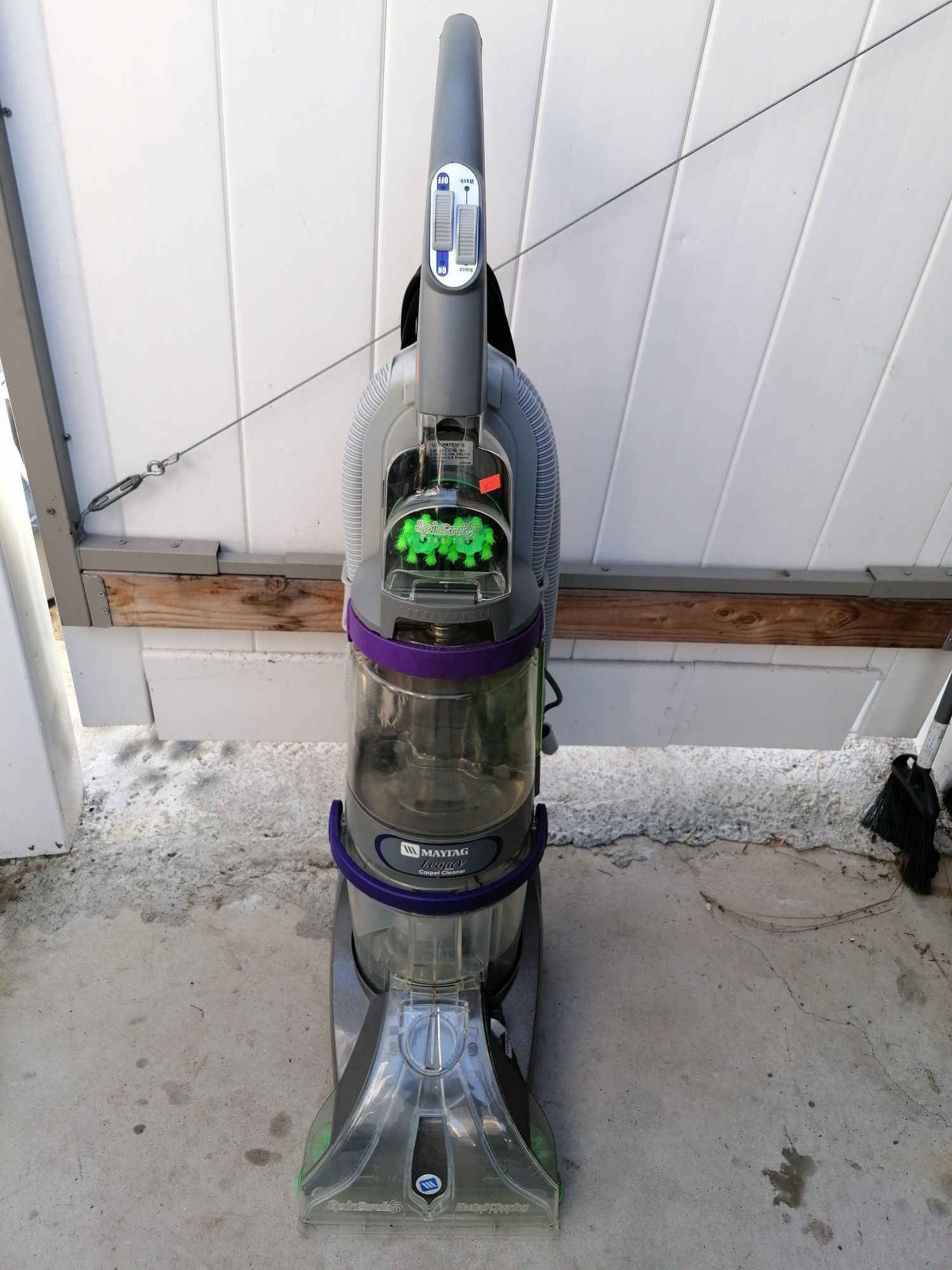 Like new Hoover carpet cleaner Shampooer with Full attachments