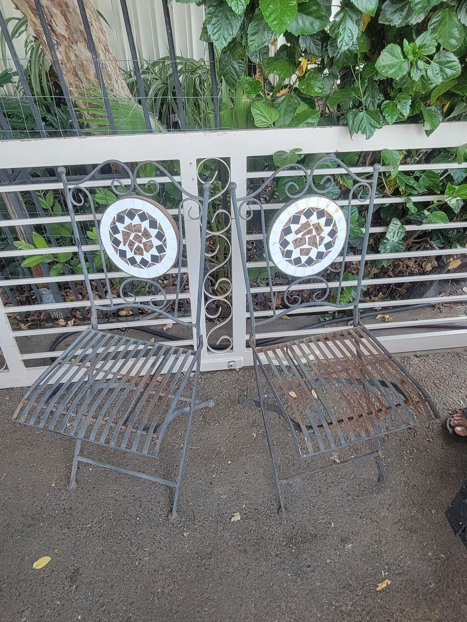 2 Chairs
