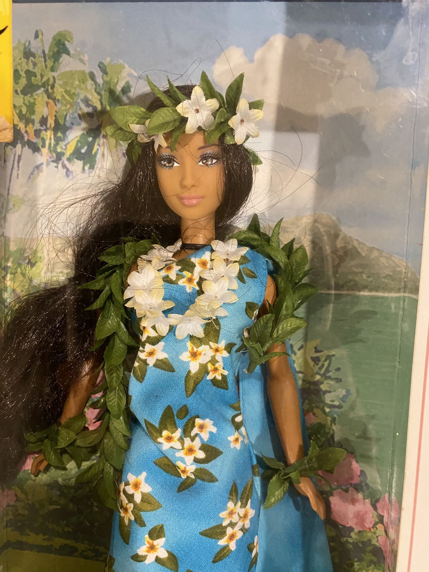 PRINCESS OF THE PACIFIC ISLANDS Barbie Pink label 2005 Dolls Of The World