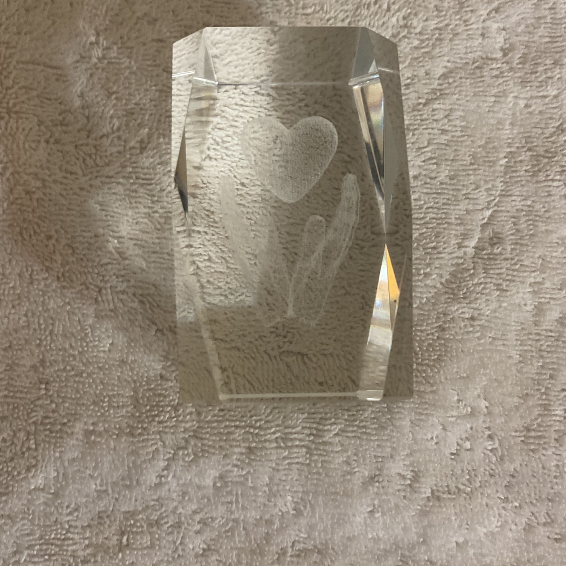 Mother’s Day, Crystal, Heart In Hand $5